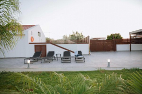 Manolis Seaside Villa